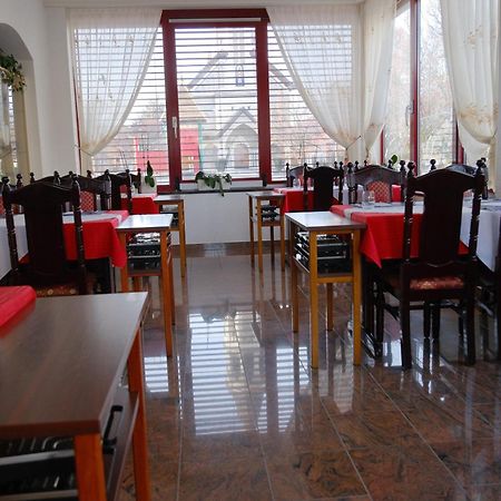Today Appartement Famille Chippis Exterior photo